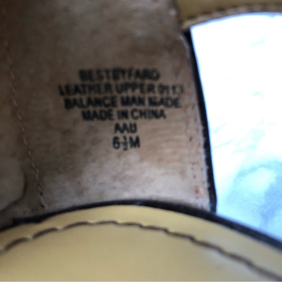 Nine West size 6.5 ladies brown leather High Heels - Picture 6 of 10